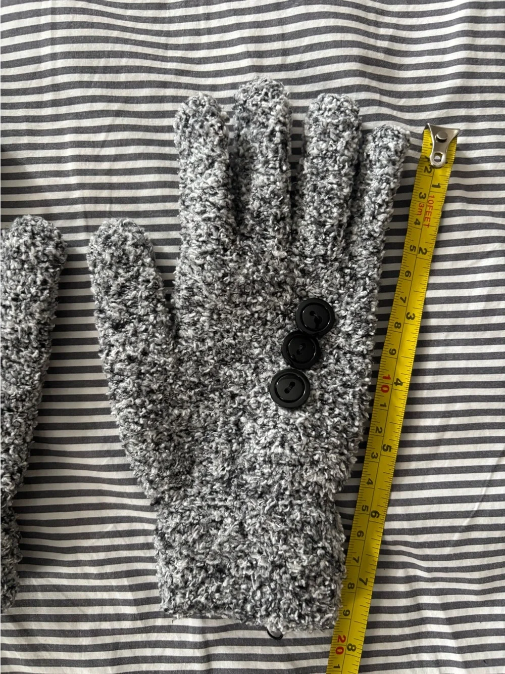 Plush Heathered Gray Women's Knit Gloves with Button Detail